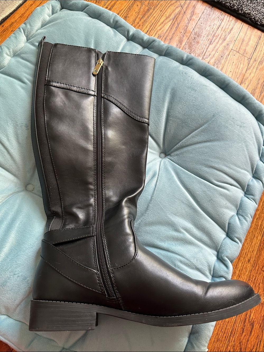 Tommy Hilfiger Black Leather Knee-High Riding Boots with Gold Logo - Picture 2 of 7